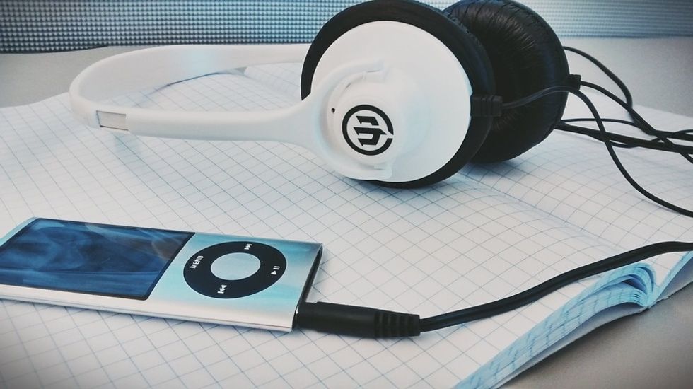 A Playlist From The iPod Of A Middle Schooler In 2009