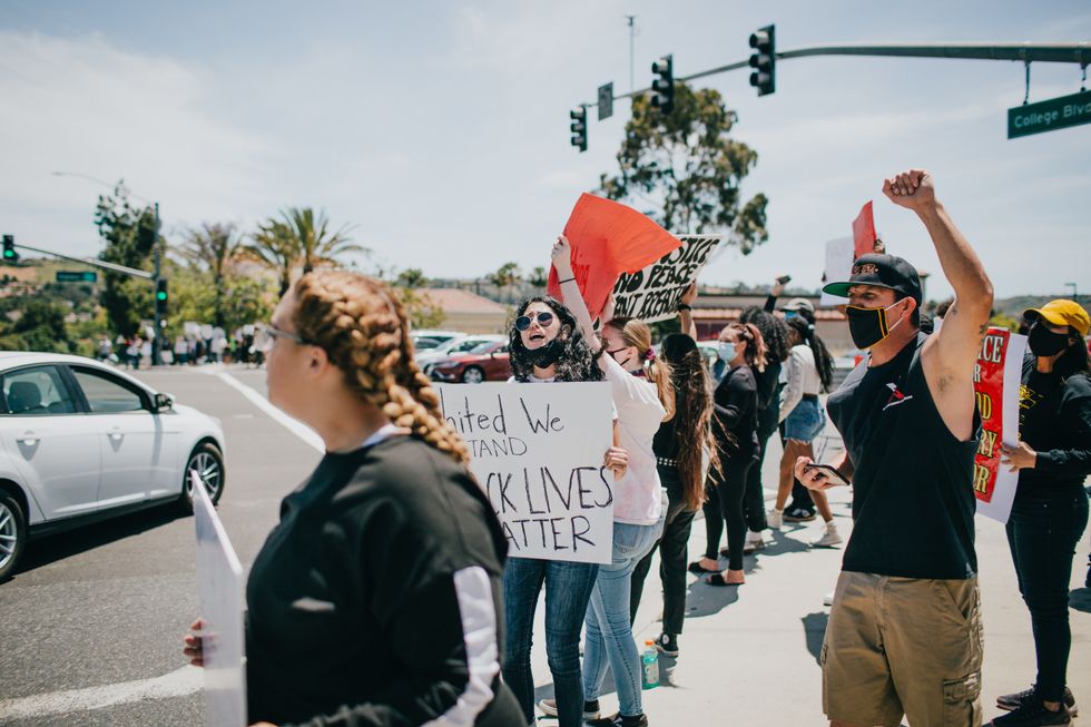 8 Things To Know Before Attending Your First Black Lives Matter Protest As A White Ally