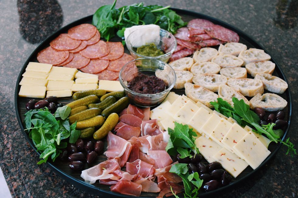 A Step-by-Step Recipe To A Beautiful Charcuterie Board