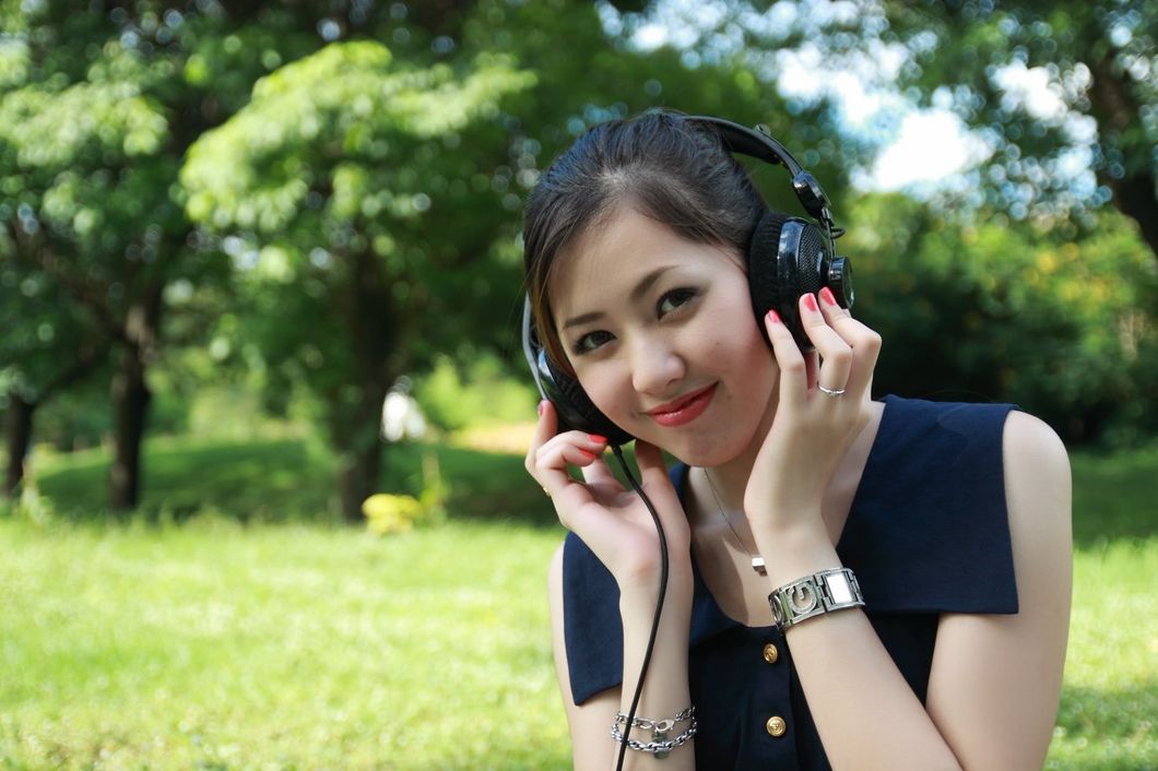 25 Songs You Played On Repeat As A Middle Schooler In The Year 2013