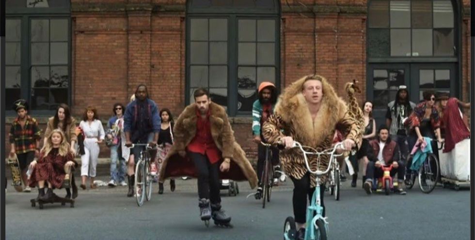 A Playlist From The iPod Of A Middle Schooler In 2013