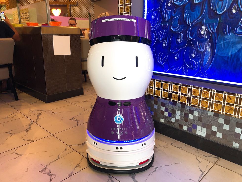 I Tried The TikTok-Viral U And Me Revolving Hot Pot Restaurant In Orlando And It's Totally Worth The Hype