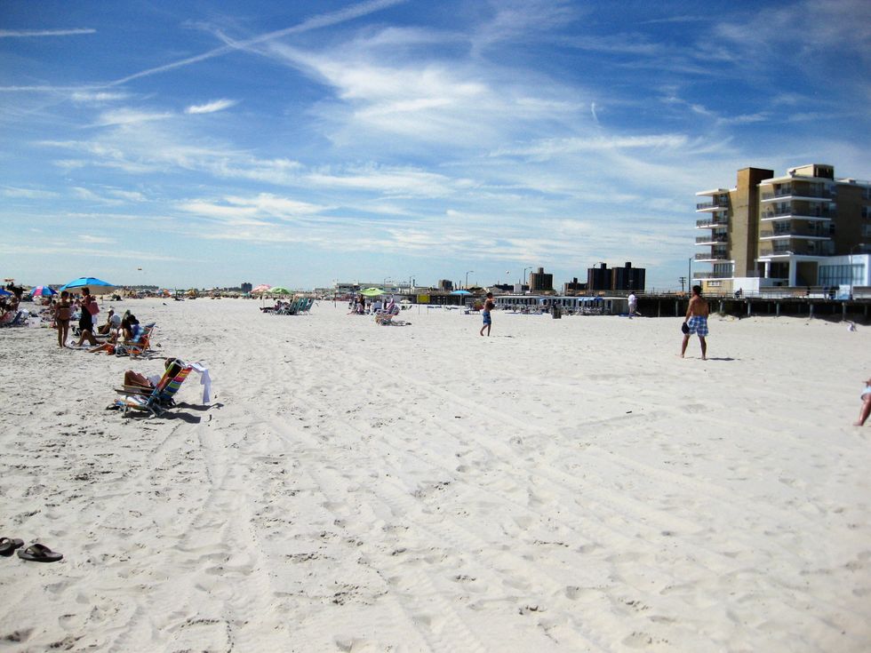 Despite COVID-19, Alabamans Return To Beaches
