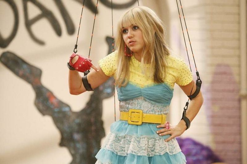 Hannah Montana Looks Just As Iconic As Her Superstar Life | The Odyssey  Online
