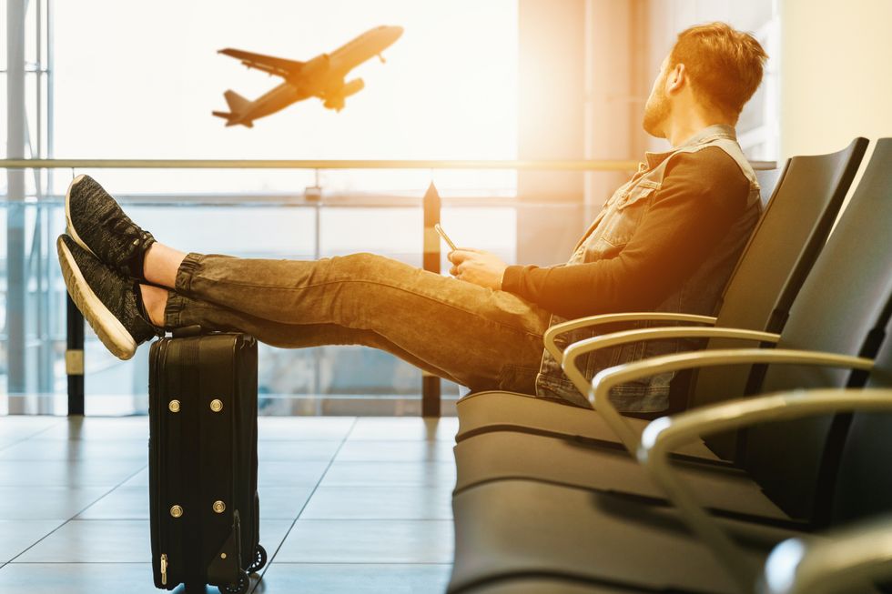 4 Ways To Be As Safe As Possible If You Need To Get On An Airplane During COVID-19