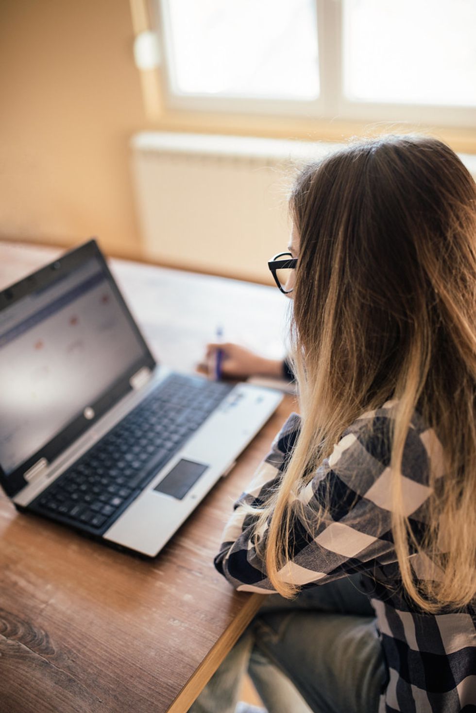 3 Ways I Help Myself Not Fall Behind On Online Classes