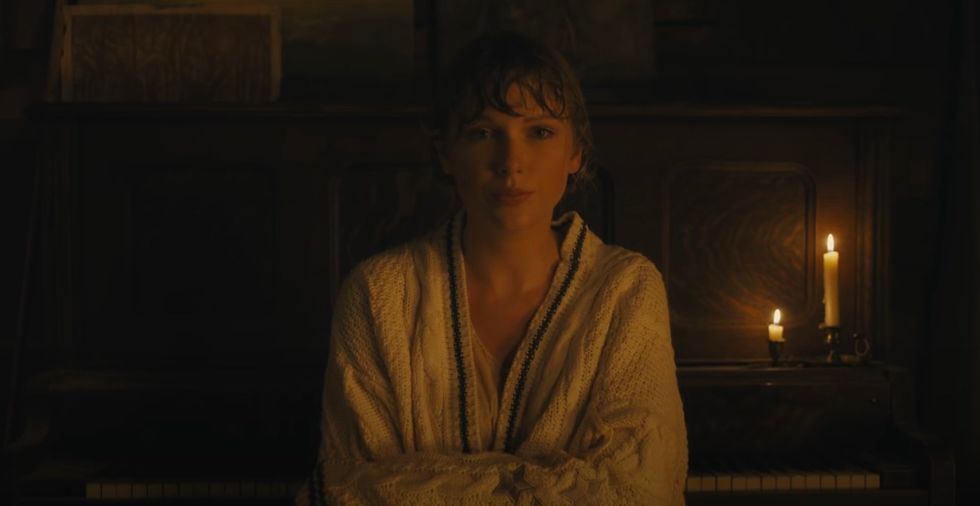 15 Songs To Add To Your September Playlist To Get You In The Mood For The Fall