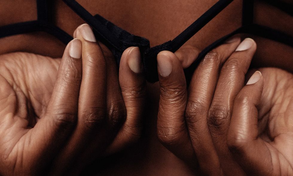 These Are The Top 5 Reasons People Send Nudes, Survey Finds