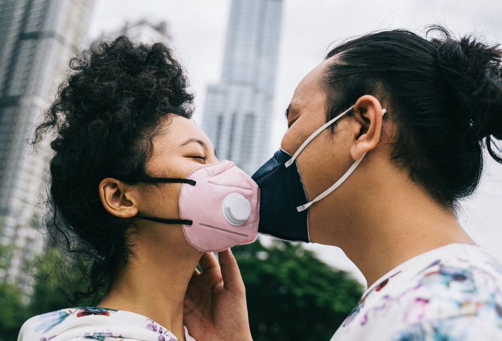 I’m OK With Hooking Up On The First Date, But That DOESN'T Make Me Easy