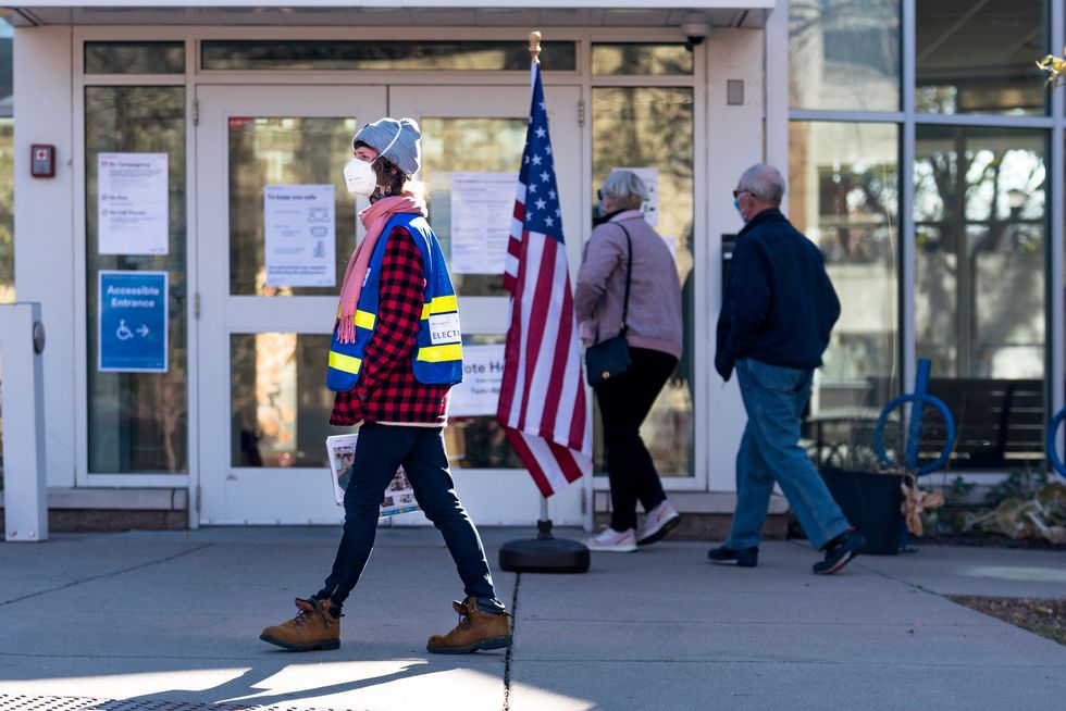 I Was A Poll Worker On Election Day 2020, Here's What It Was Really Like