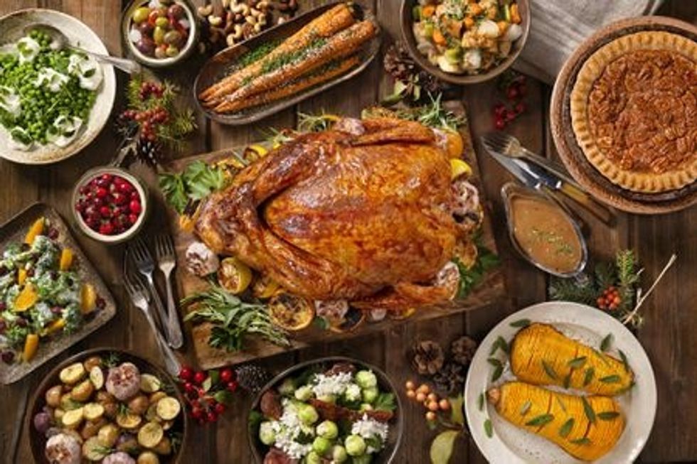 Here’s The Best Way To Eat Your Food On Thanksgiving To Make Sure You Have Enough Room To Taste Everything