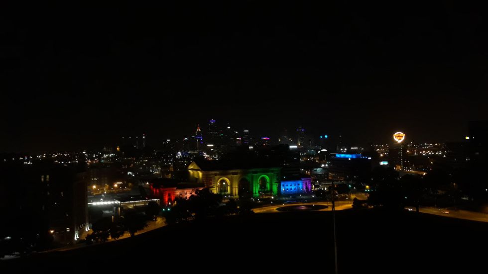 10 BEST Places to Eat and Drink In The Kansas City Area