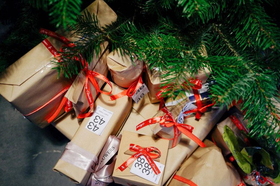 4 Sustainable Wrapping Paper Ideas For Your Gifts​