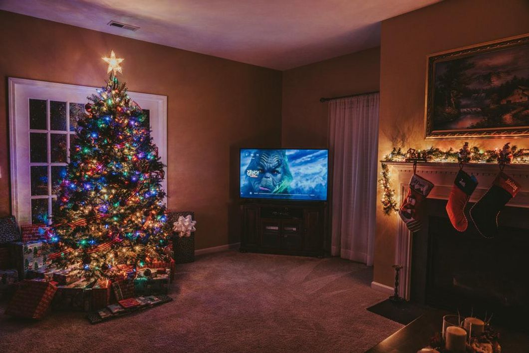 If You Want It To Really Feel Like Christmas, Your House Needs A Christmas Tree