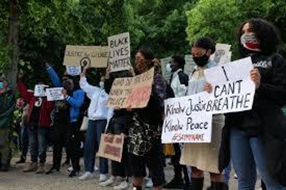 4 Ways To Support The Black Community