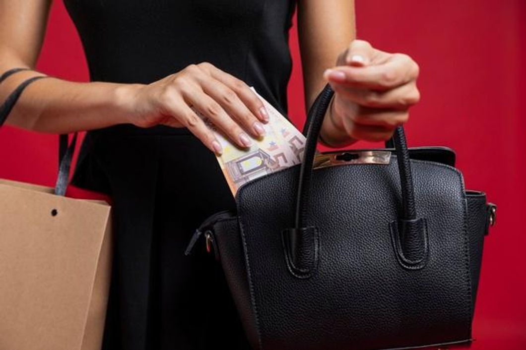 11 easy ways to save money in 2021