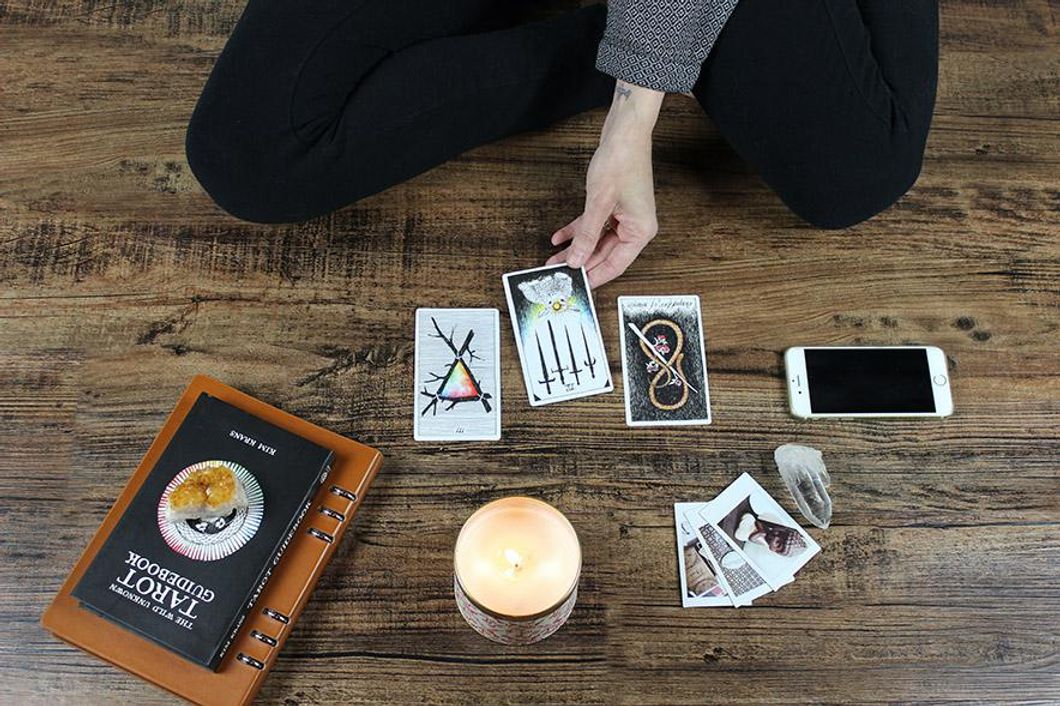 Advantages of Tarot Reading Online: Everything You Need to Know