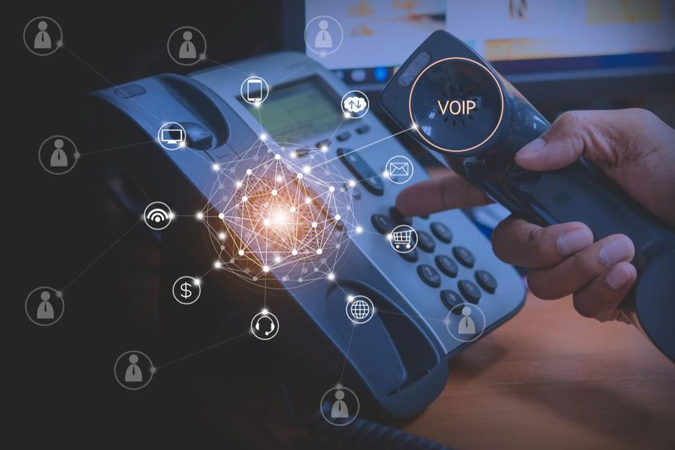 How Does a VoIP Phone System Work? A Step-by-Step Guide for The Beginners