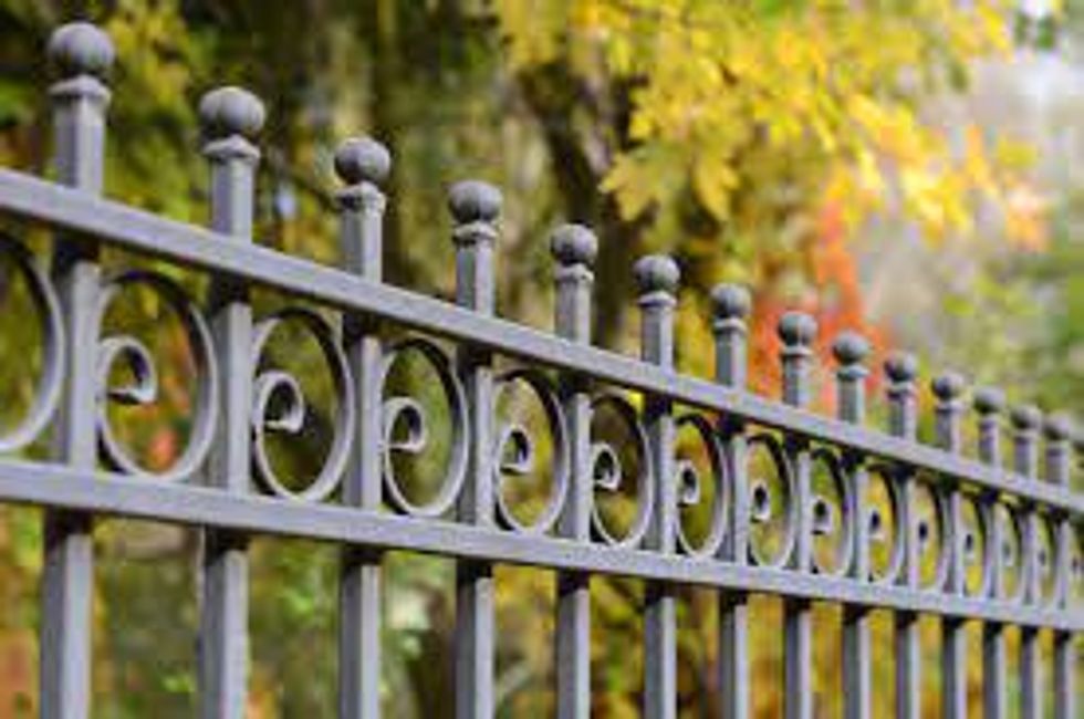 Why Choose Boulder Fence Company for Home Property?