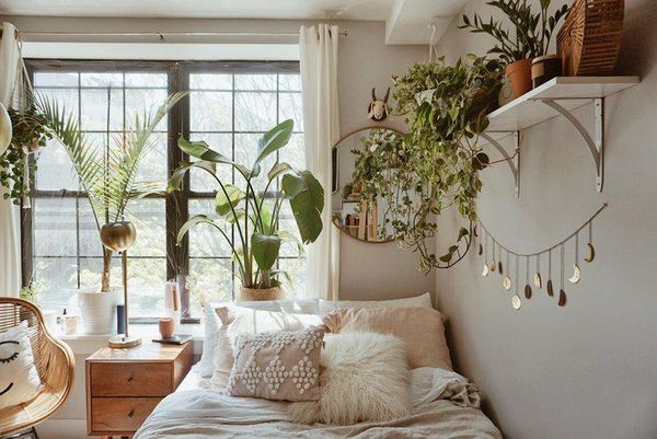 What to Bring to College (And what to leave at home!)