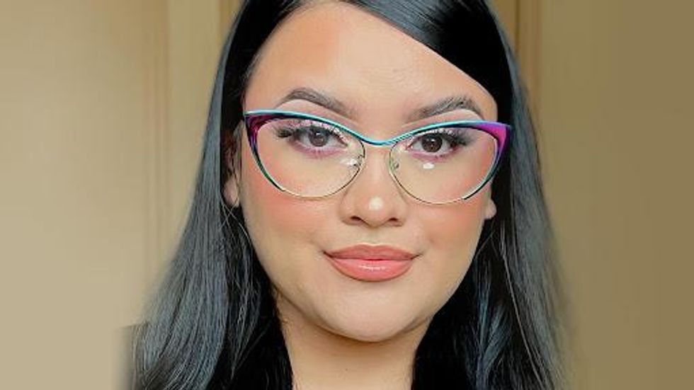 Would tortoise shell glasses be popular in 2022?