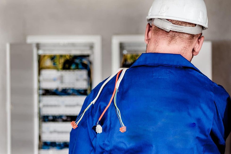 Benefits of Professional Electrical Contractors