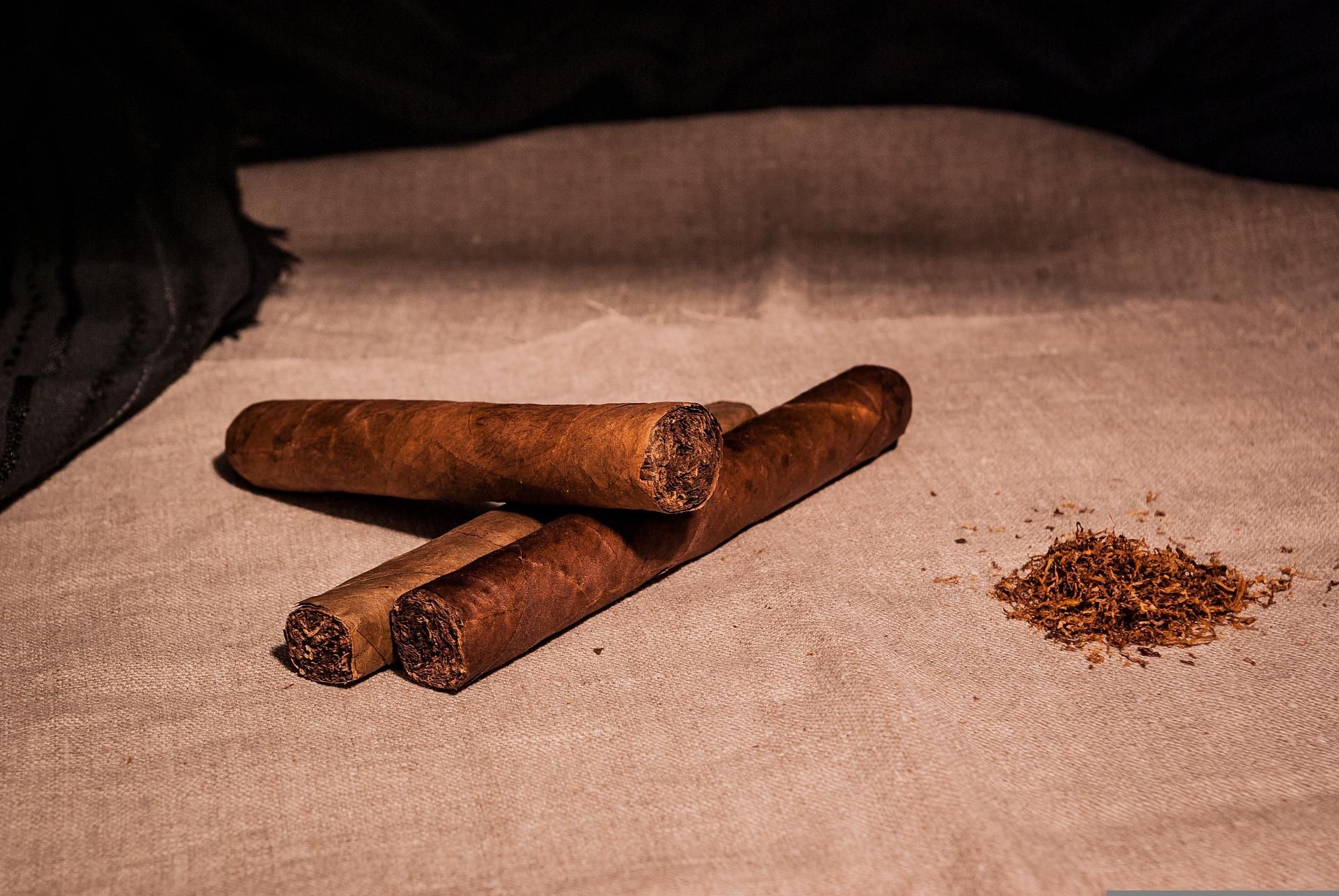 9 Tips for Choosing the Perfect Premium Cigars Online