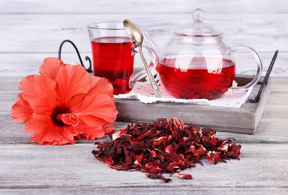 The benefits of drinking hibiscus tea