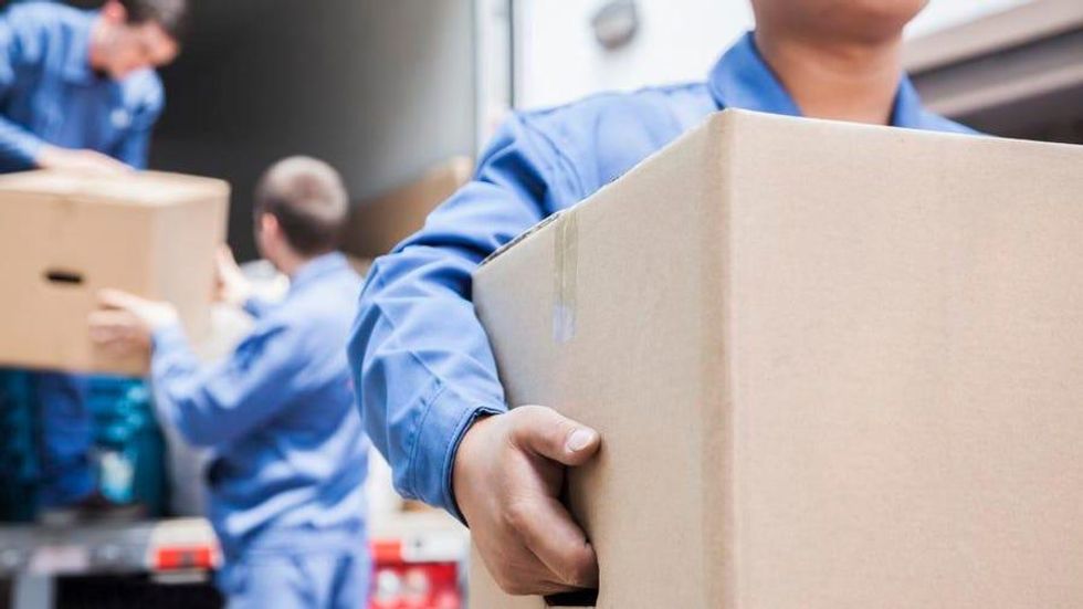 How to hire a moving company for a long distance move to Arizona