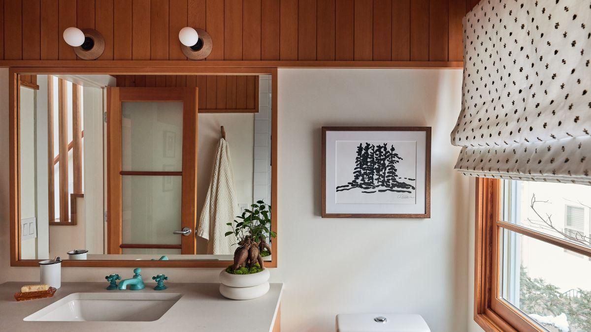 10 Expert Tricks for Organizing a Bathroom Closet, Creating the Serenity of a Spa