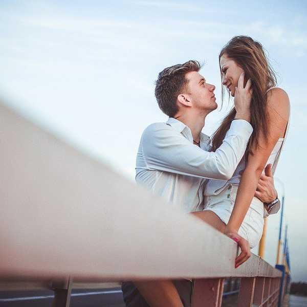 Never Date The Man Of Your Dreams
