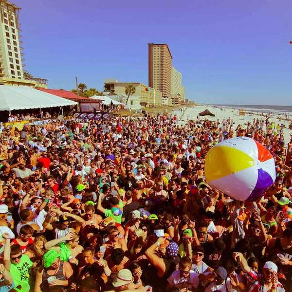 How To Effectively Spend Spring Break When You're Just Sitting At Home