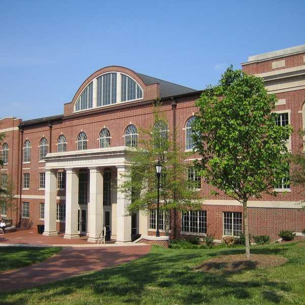 35 Thoughts Every College Freshman Has