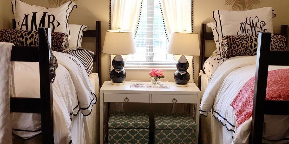 Basic Clean Dorm 12 Simple Ways To Spring Clean Your Dorm Room | The Odyssey Online