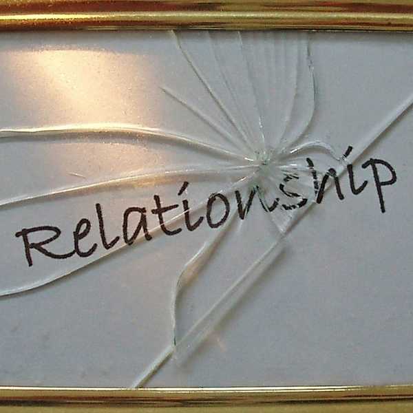 10 Signs It's Time To Let Go Of That Relationship