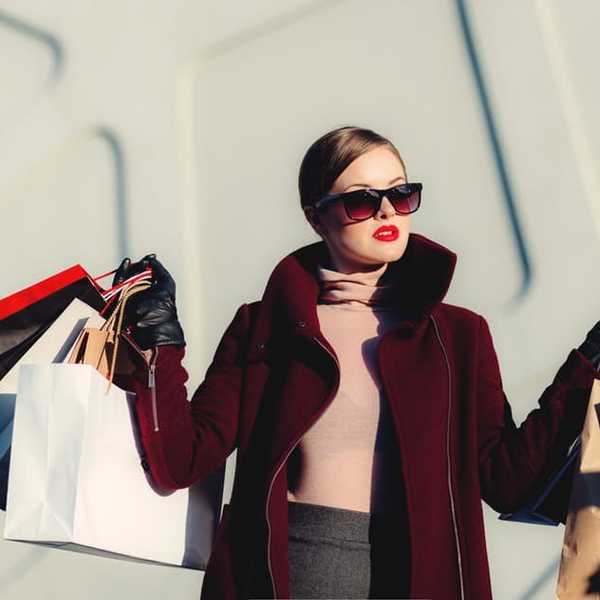 8 Things Girls Obsessed With Online Shopping Will Understand