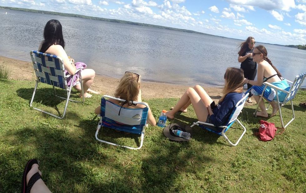 15 Things Only The Very Best Of Friends Do