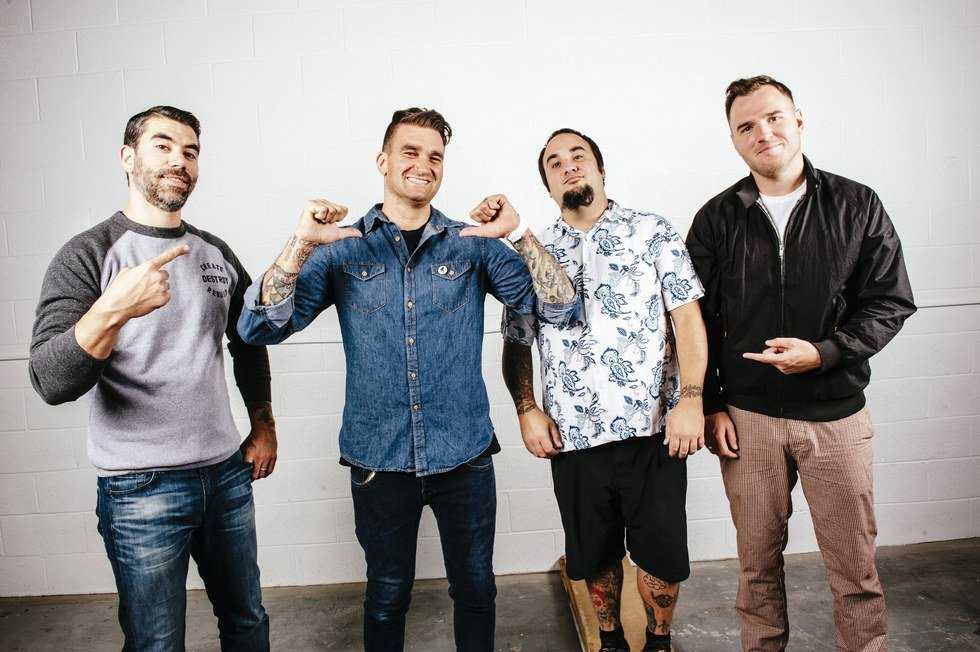 Song Review: New Found Glory = "Happy Being Miserable"