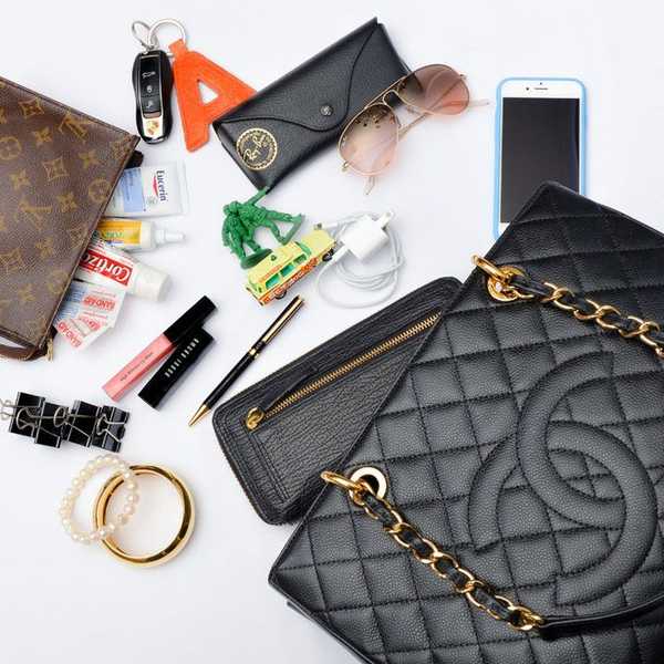 15 Essentials You Should Always Keep In Your Purse