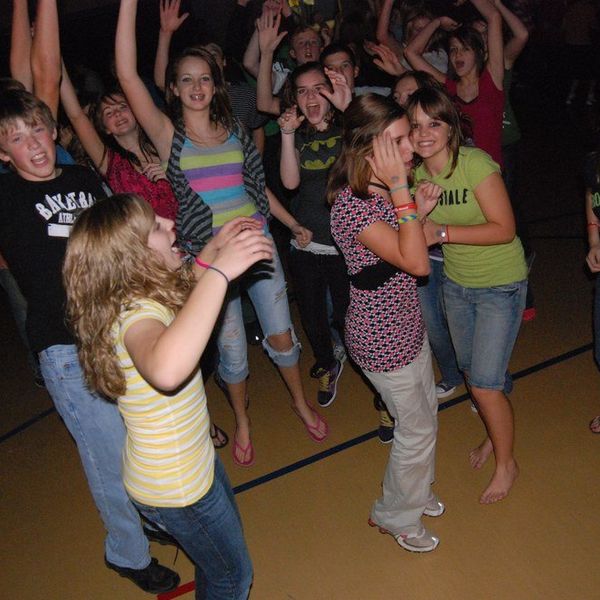 30 Songs Every 2000s Middle-Schooler Was Obsessed With