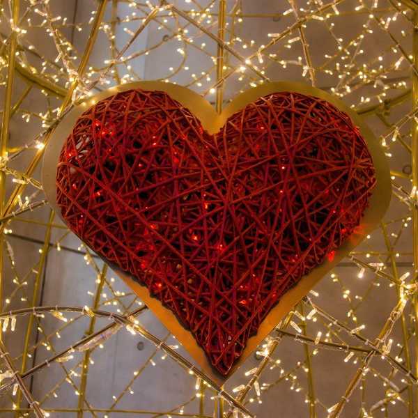 6 Affordable Valentine's Day Gifts To Get Your Girlfriend