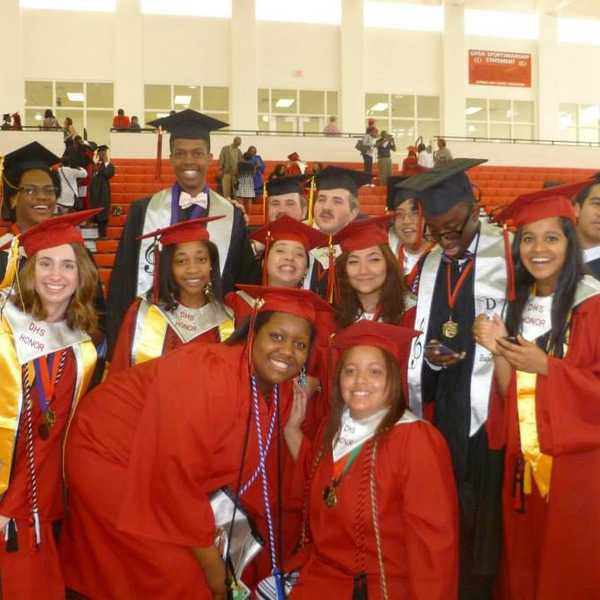 4 Ways to Keep in Touch After Graduation Day