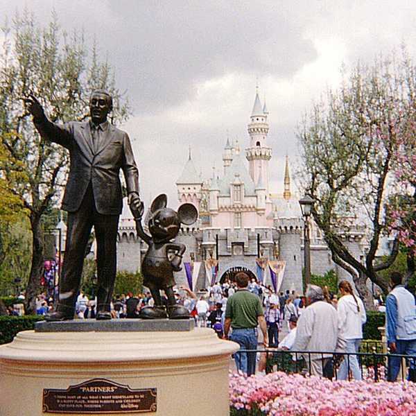 5 Spooky Disneyland Stories