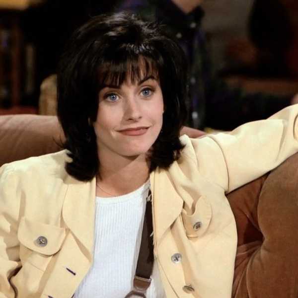 What It's Like Being The Mom Friend Of The Group