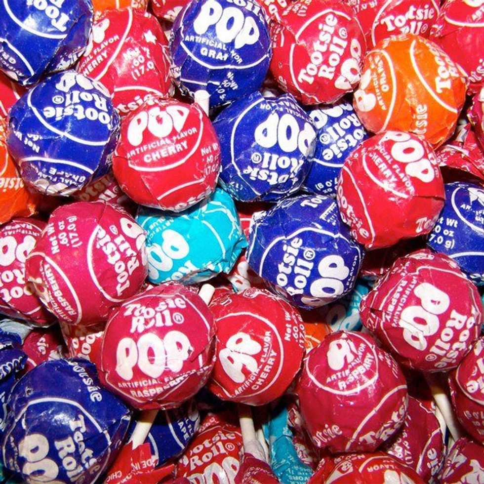 How Many Licks Does It Take To Get To The Center Of A Tootsie Pop?
