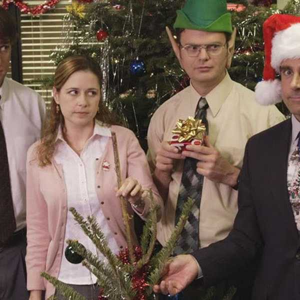 The 7 Phases Of An Awkward Encounter