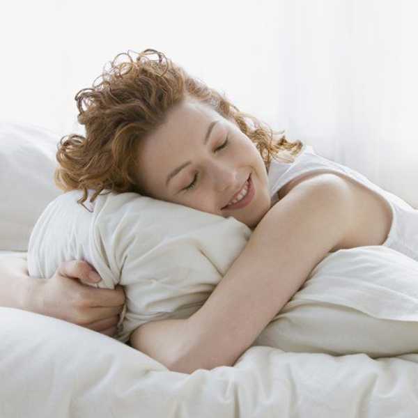 10 Bedtime Habits To Make You A Happy Sleeper