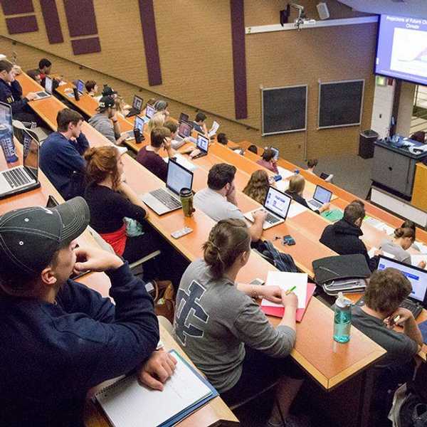 15 Unwritten Rules For College Classroom Etiquette