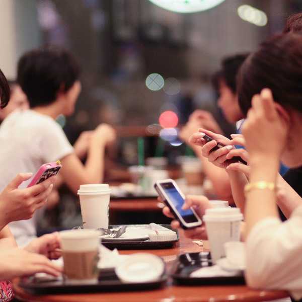 25 Responses To Your Friend Who Doesn't Text Back