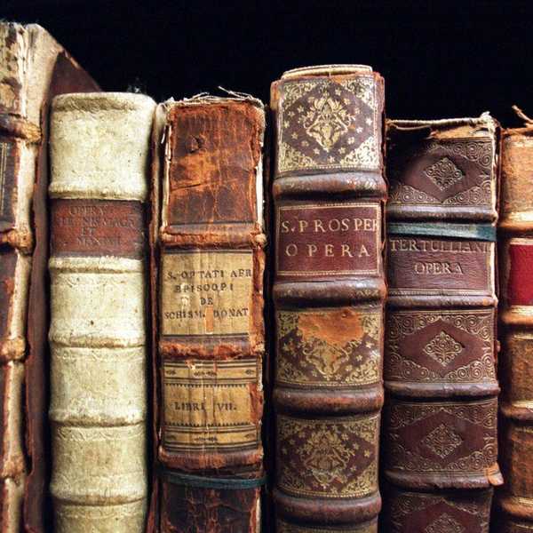 15 Books Everyone Should Read
